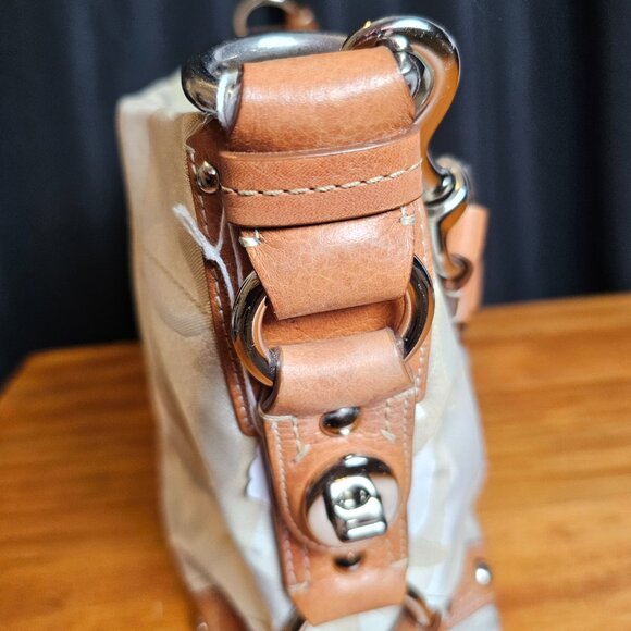 Coach Bag Cream with Coach Symbol Leather Handle Med Size - Picture 4 of 10